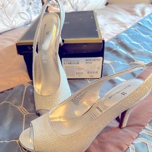 Silver sling back pumps sz 6.5